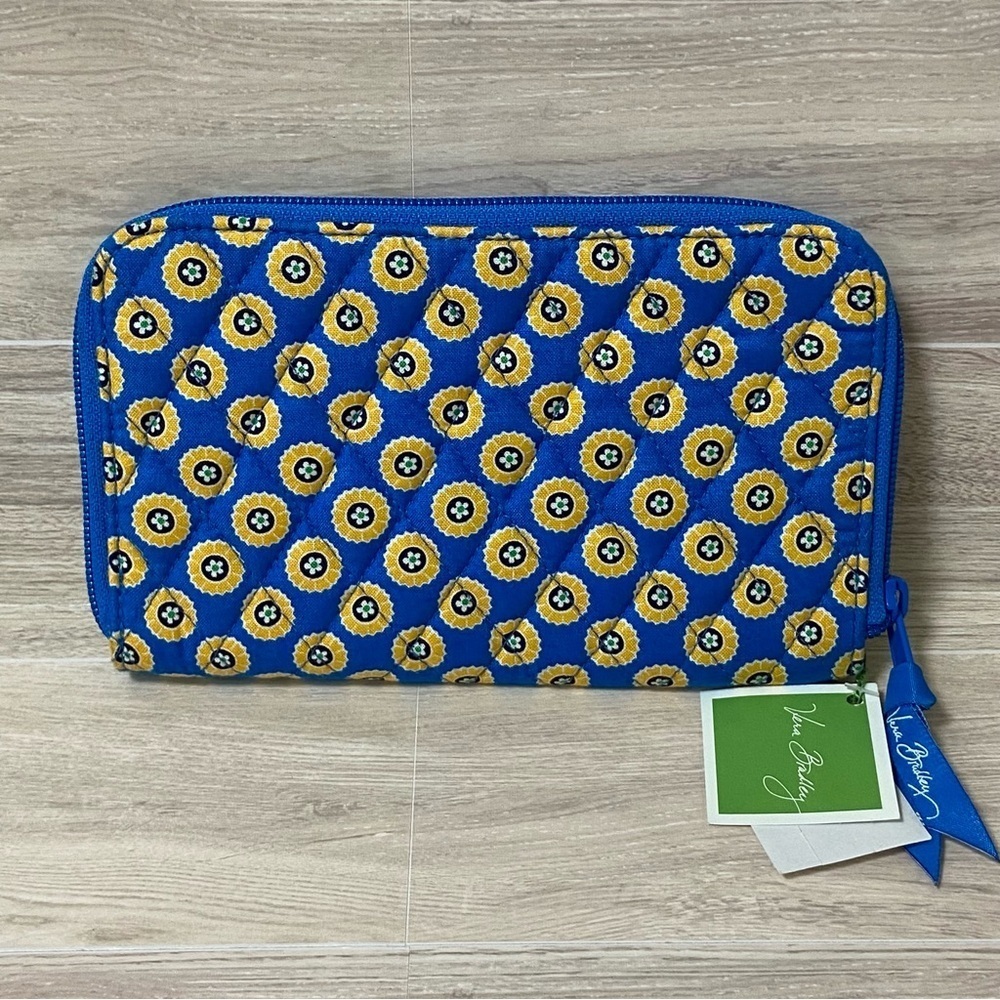 NWT VERA BRADLEY / Zip Around Wallet Riviera Blue